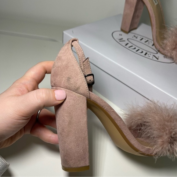 Steve Madden women's pink taupe Carabu fluffy coquette block heel sandals in 7.5 - Picture 9 of 11